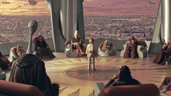El consejo jedi hablando con el niño Anakin Skywalker