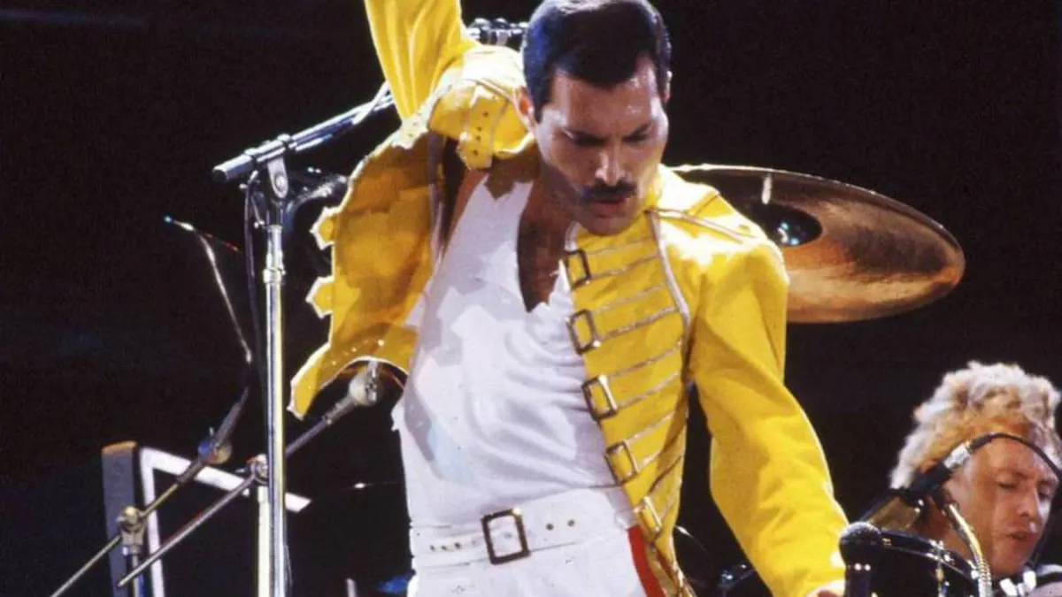 Freddie Mercury in his iconic pose