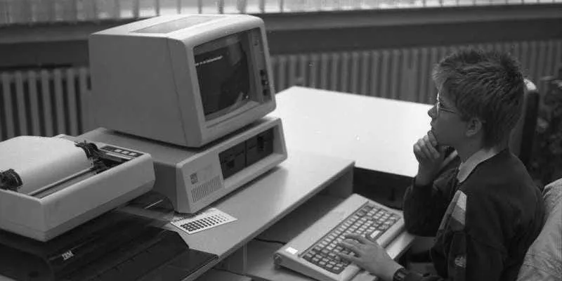 Una computadora antigua